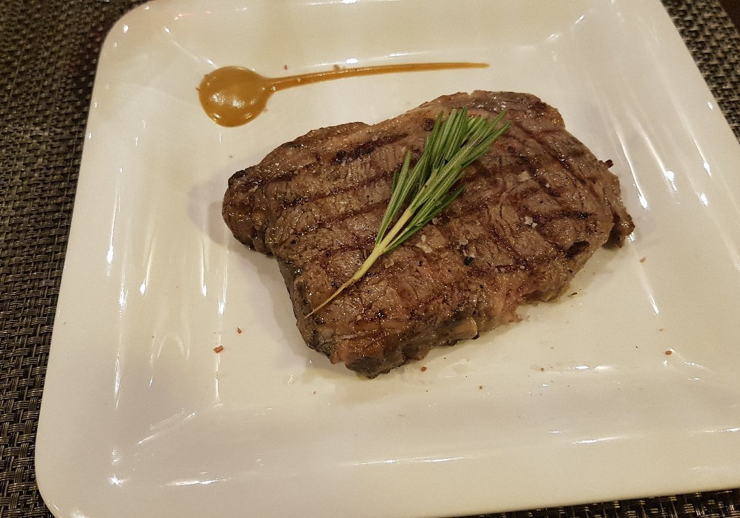 Lake Maggiore餐馆和美食-Red Beef