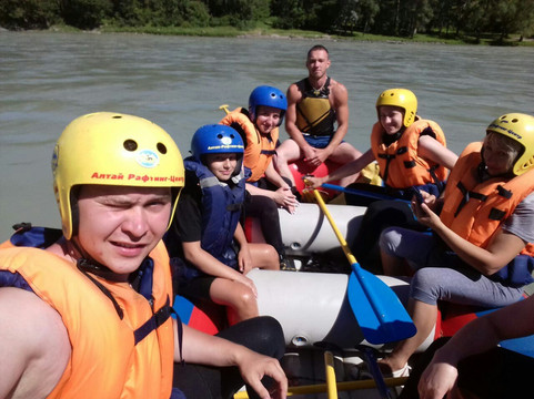 Altai-Rafting-Center-Barangol必去景点