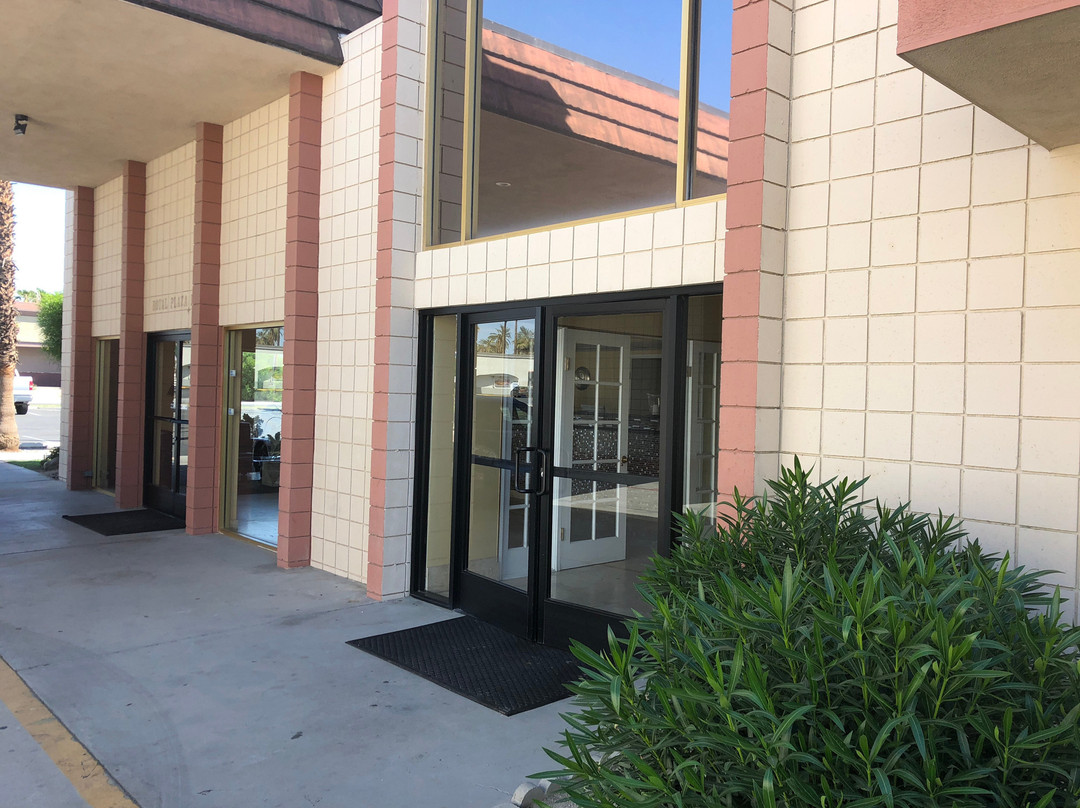 Royal Plaza Inn主图