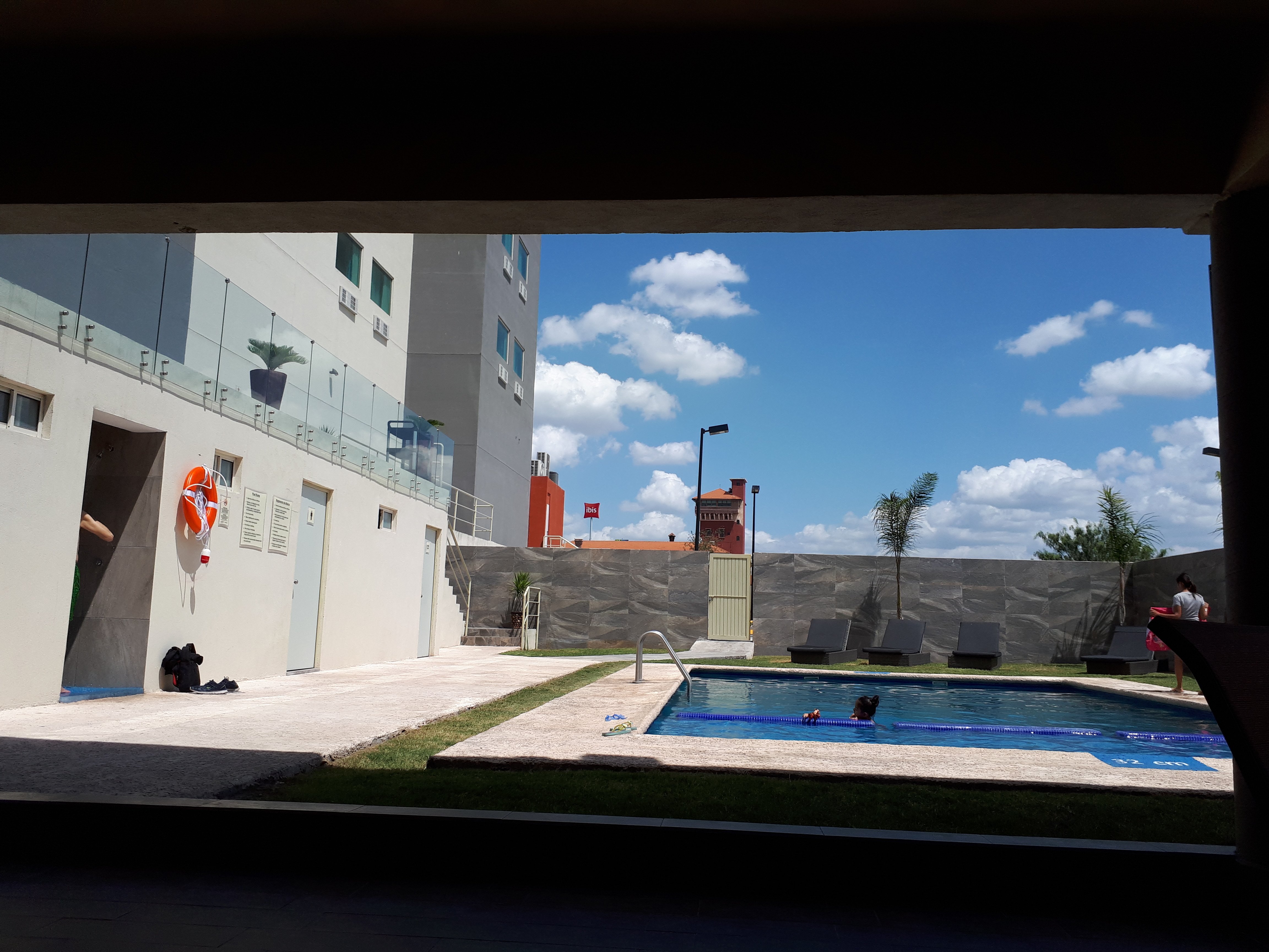 CHN Monterrey Aeropuerto-泳池