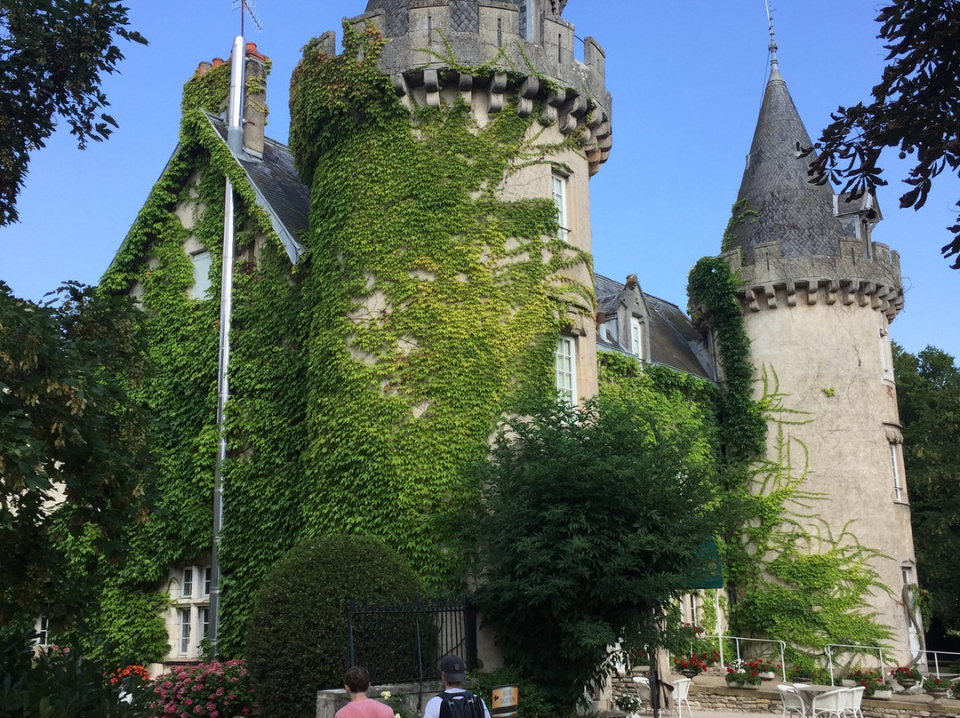 Chateau De Bellecroix主图