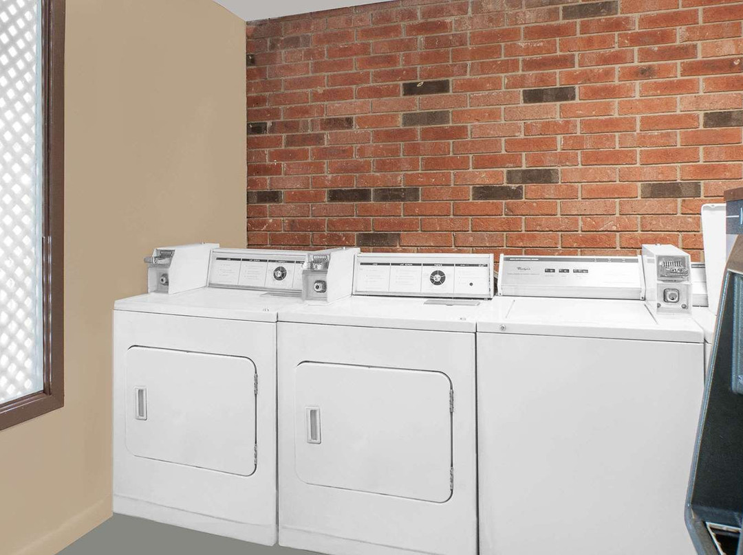 Meridian Inn Hotel主图