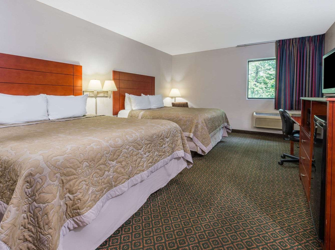 Super 8 by Wyndham St Charles主图