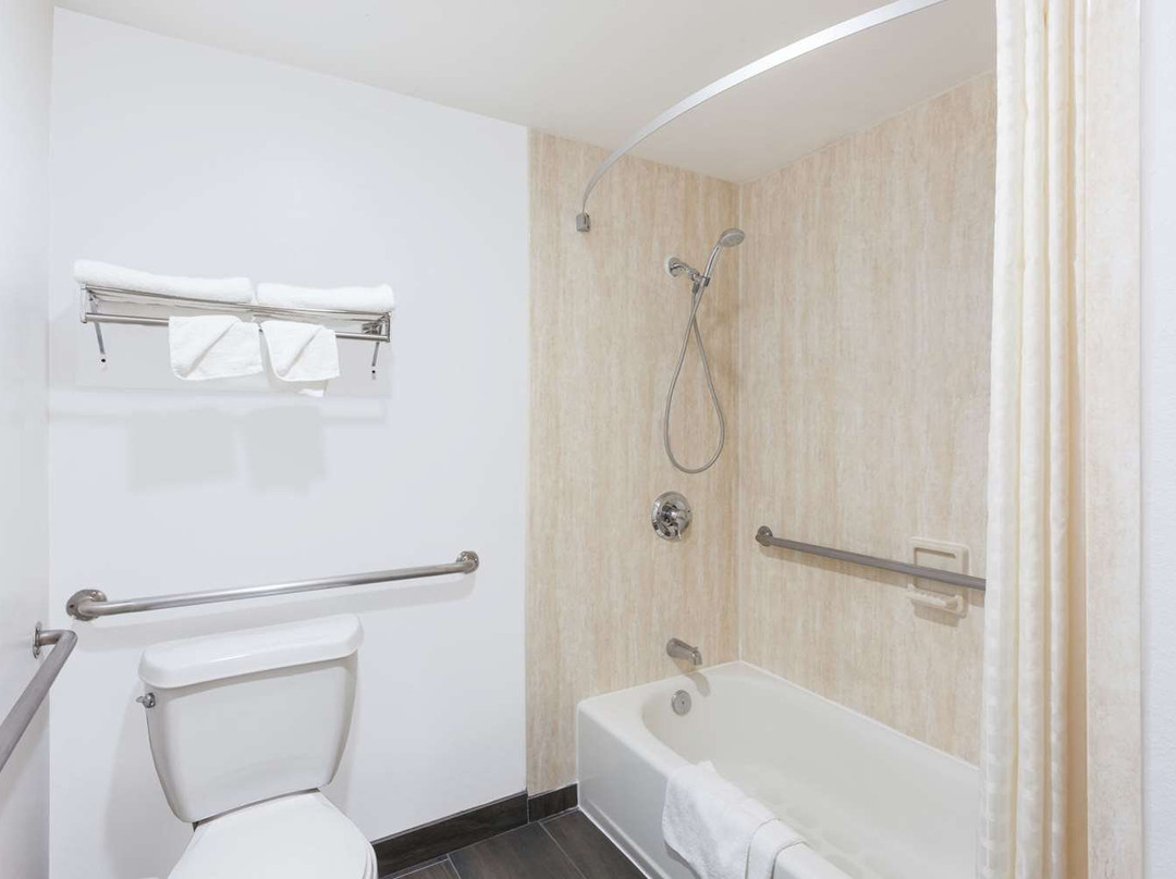 Super 8 by Wyndham El Cajon CA主图