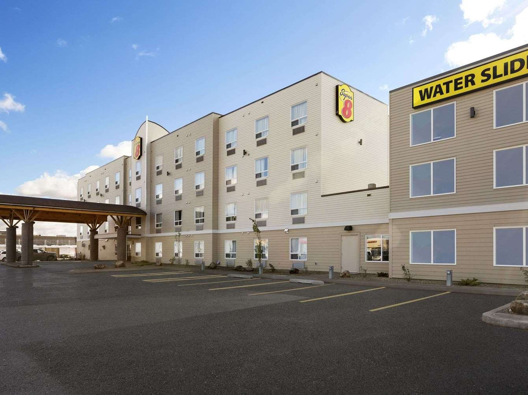 Super 8 by Wyndham Lloydminster主图