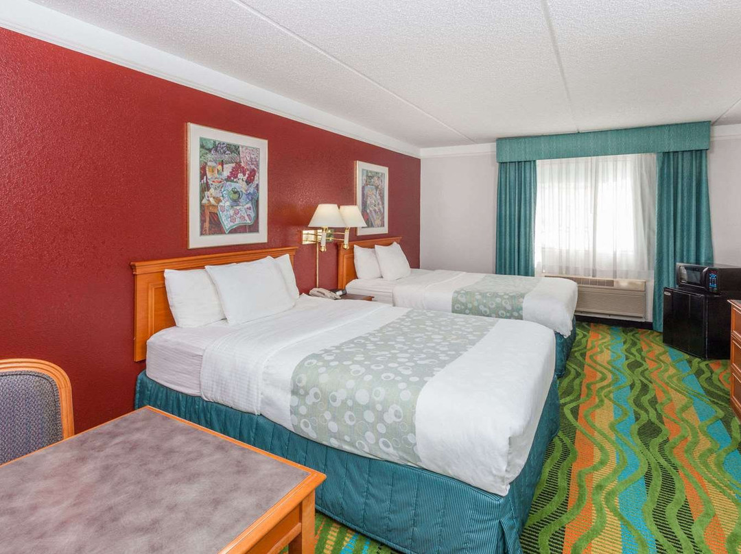 Days Inn & Suites by Wyndham Arlington Heights主图