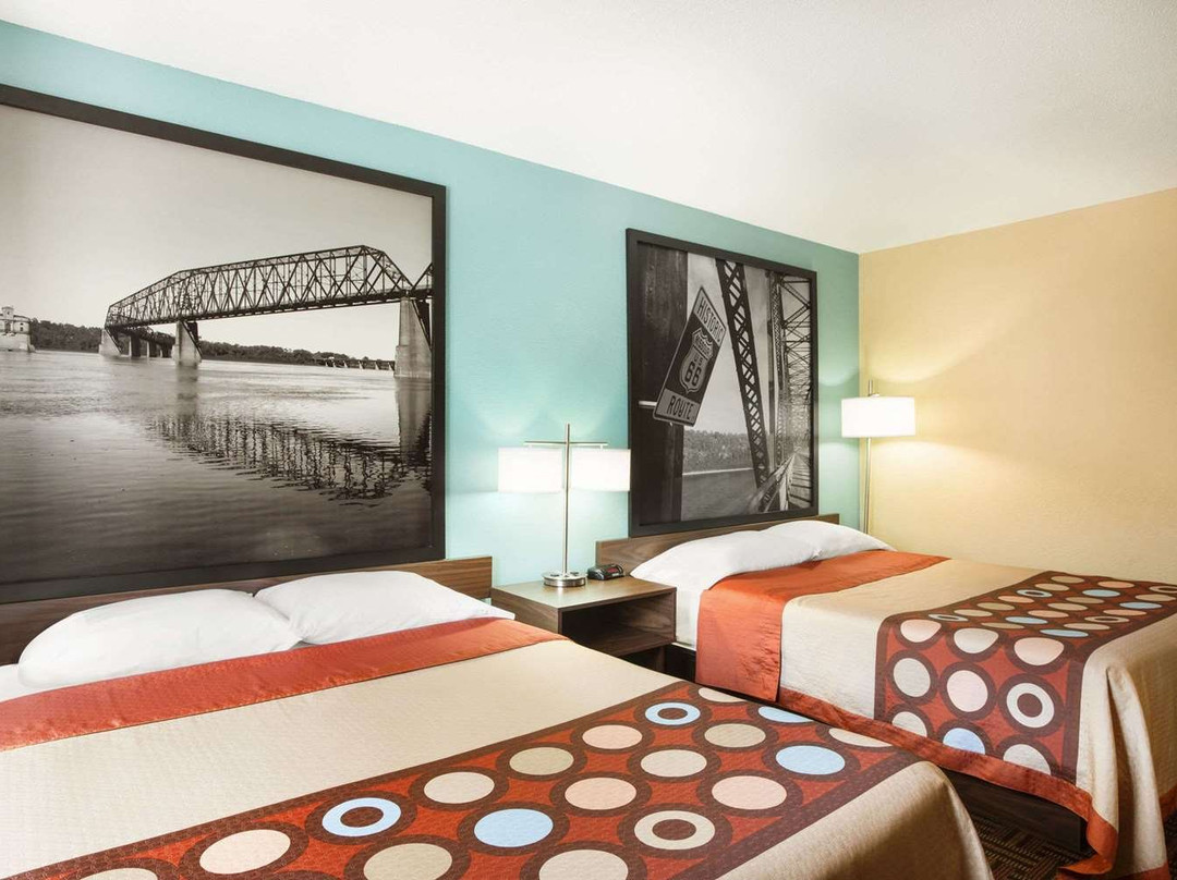 奥尔顿速8酒店主图