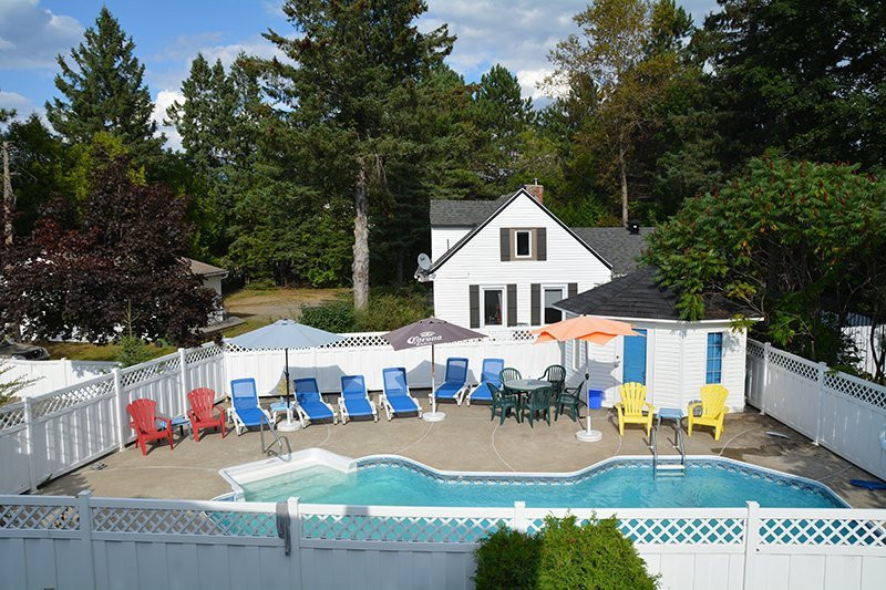 Motel Des Pentes et Suites主图