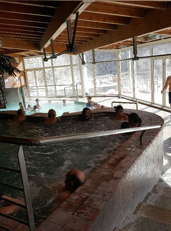 Bains de Llo-Llo必去景点