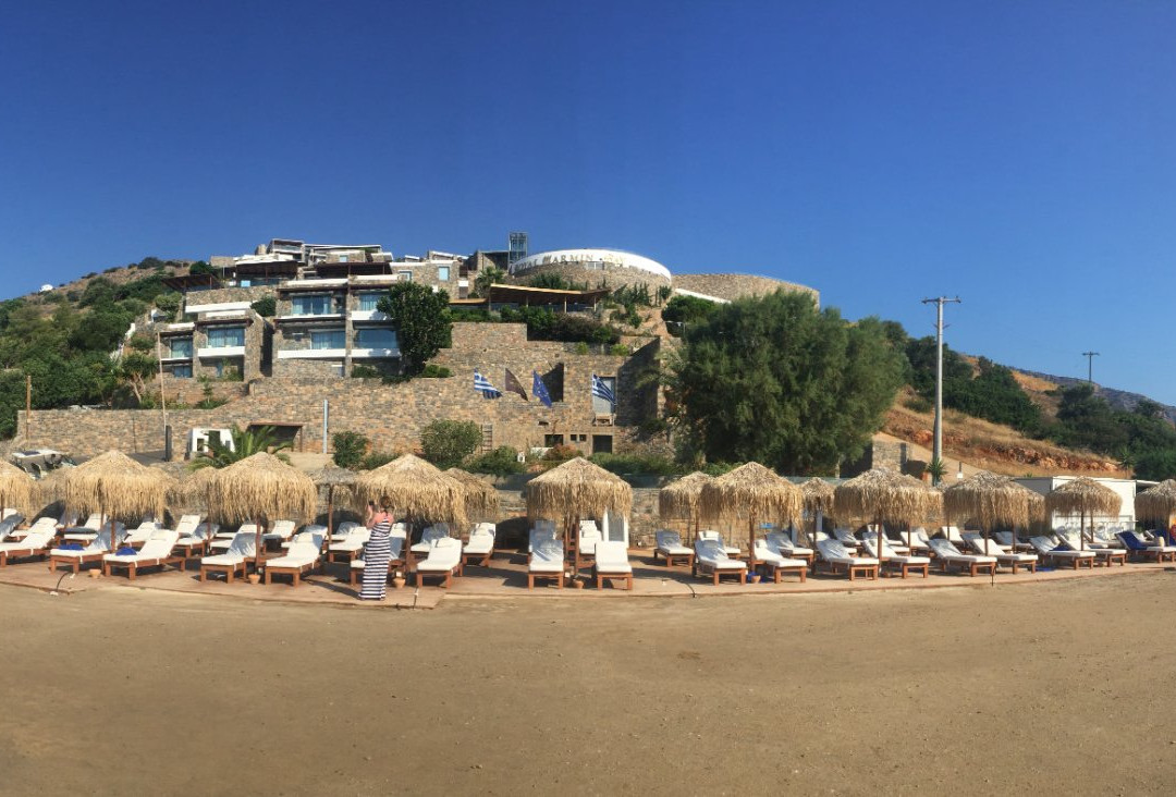 Selena Village主图