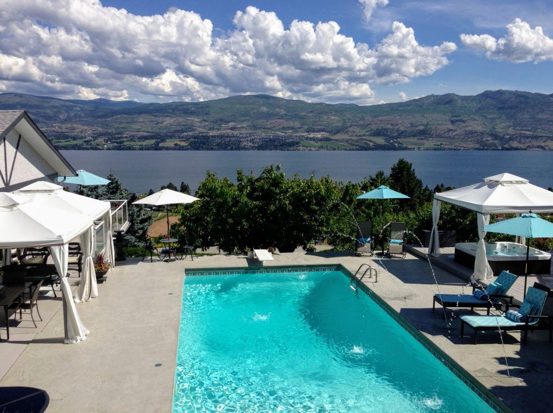 Chateau Du Lac B&B