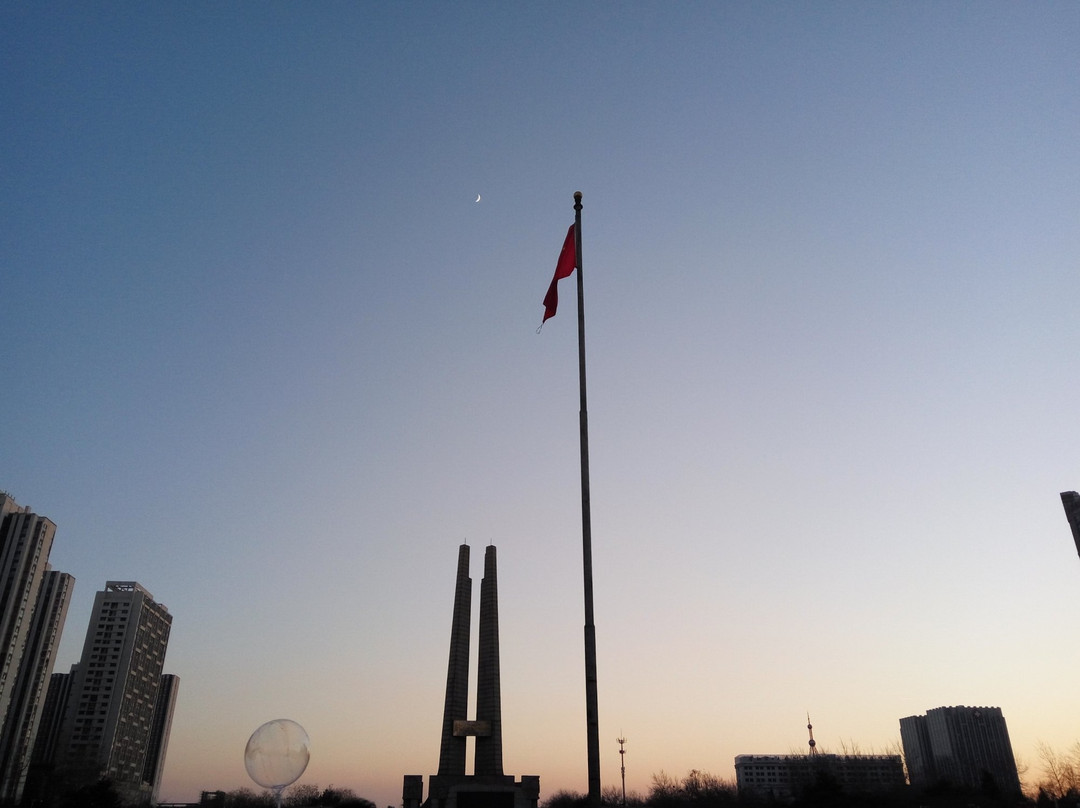 抗震纪念碑广场景点图片