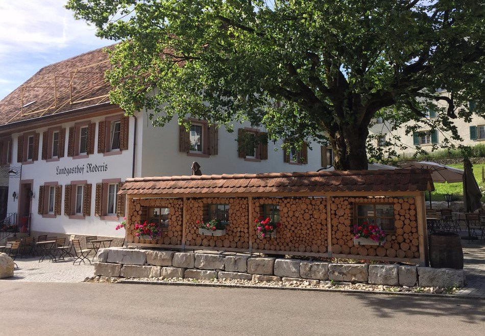 Grellingen餐馆和美食-Landgasthof Roderis