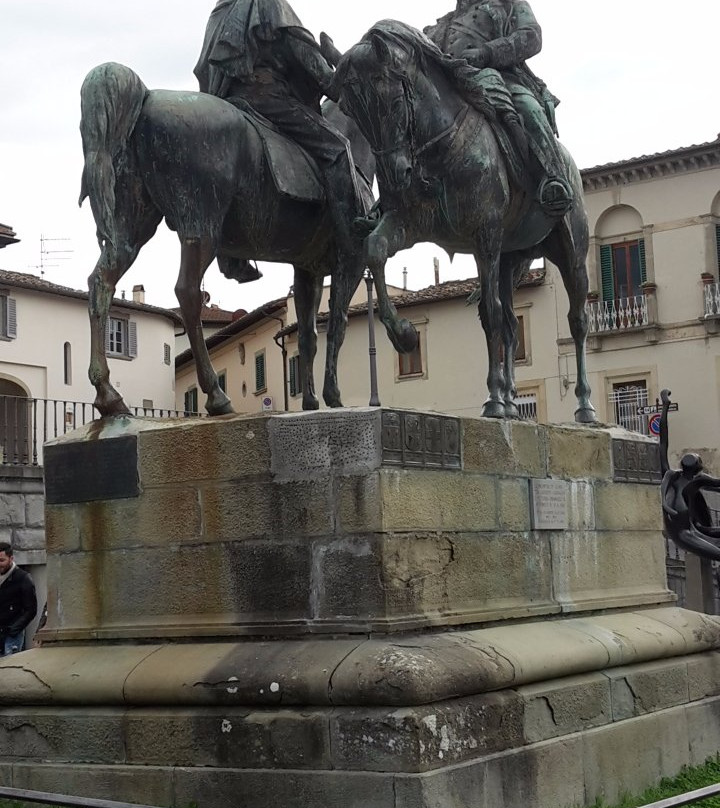 Monumento a Garibaldi e Vittorio Emanuele II-菲耶索莱必去景点