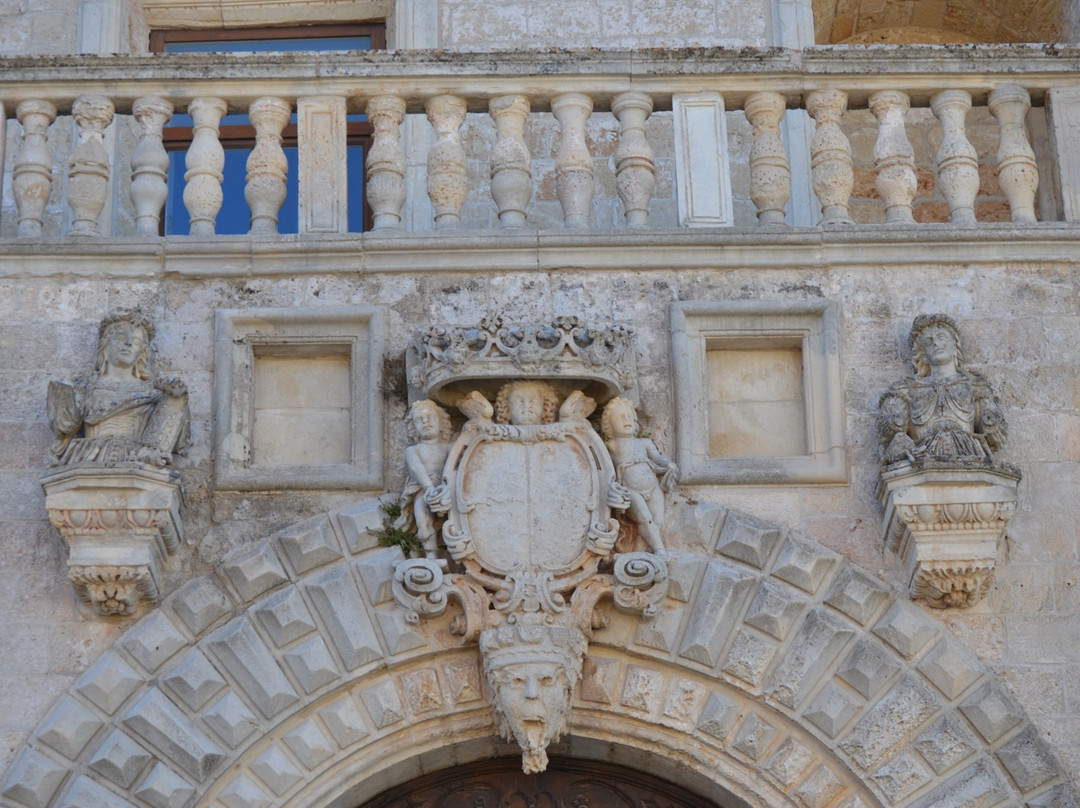 Palazzo Protonobilissimo Risolo-Specchia必去景点