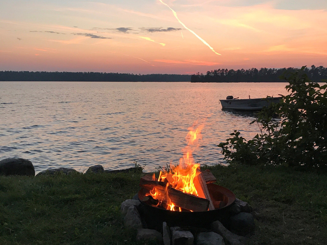 Lake Kagawong Family Cabins