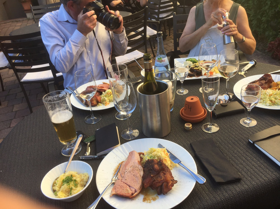 Linde Restaurant & Hotel主图