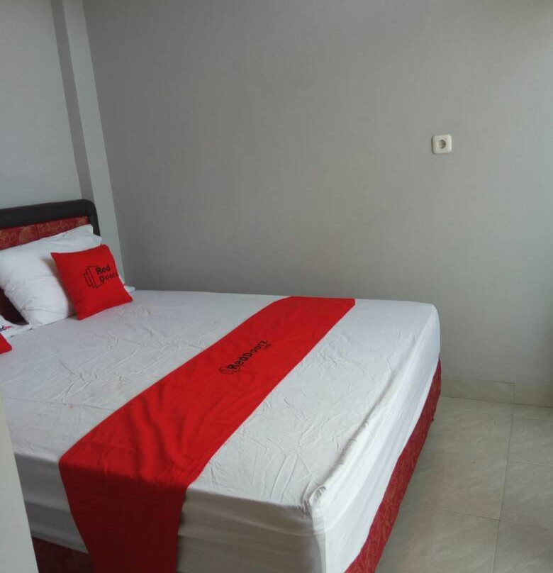 Budi House & Food Station主图