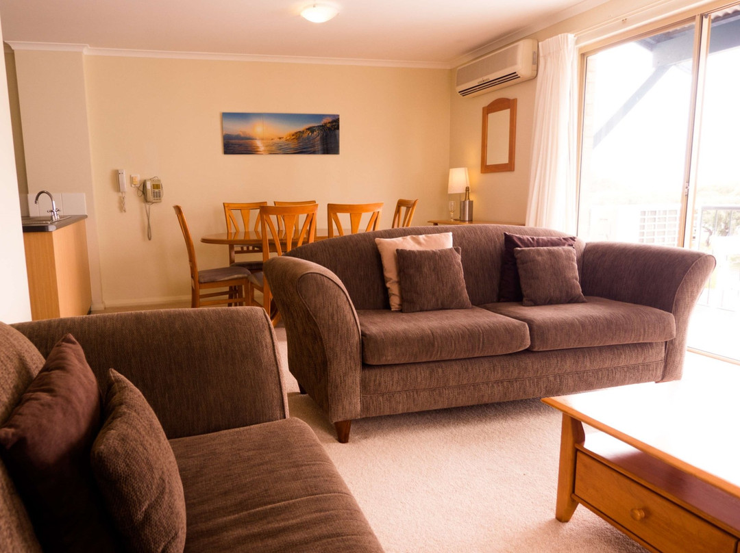 Beachside Apartment Hotel主图