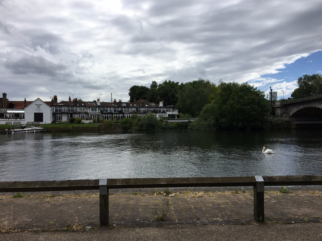 Staines Bridge景点图片