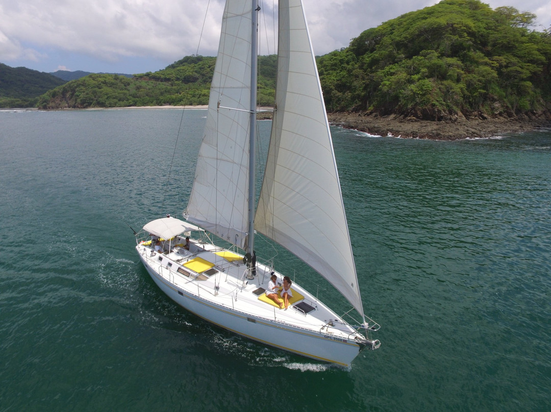 Sailing Conchal Day Tours景点图片