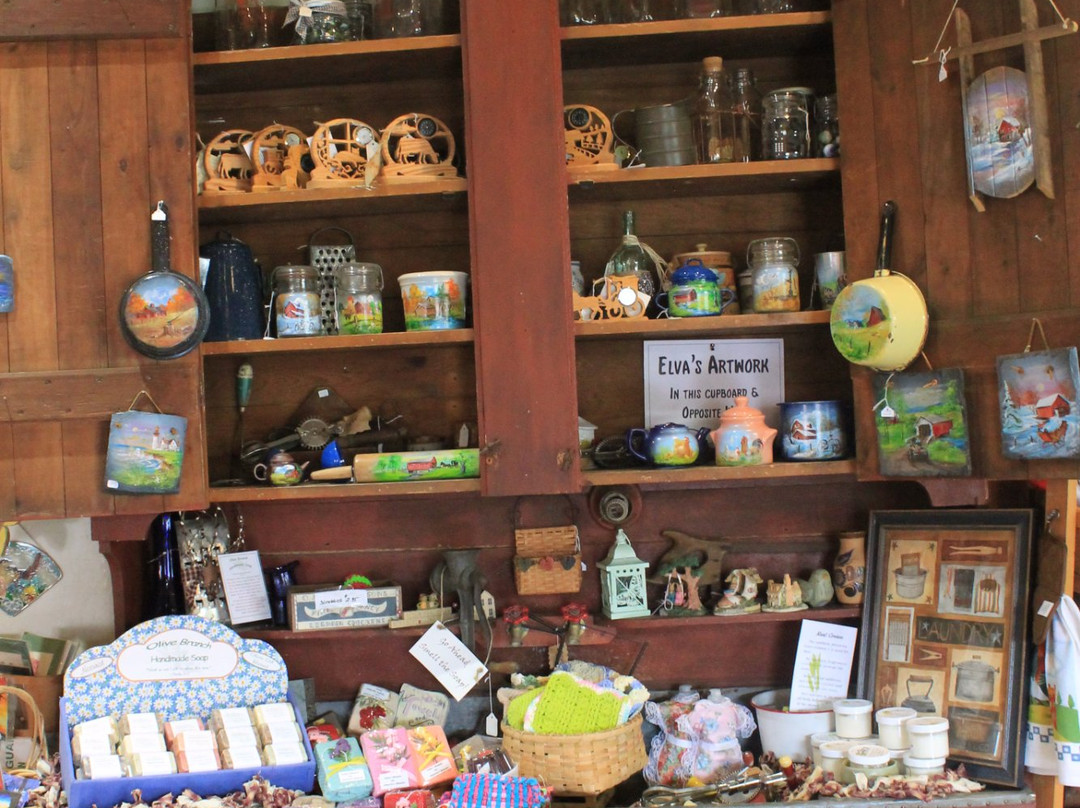 Barnyard Art Studio & Gallery-利蒂茨必去景点