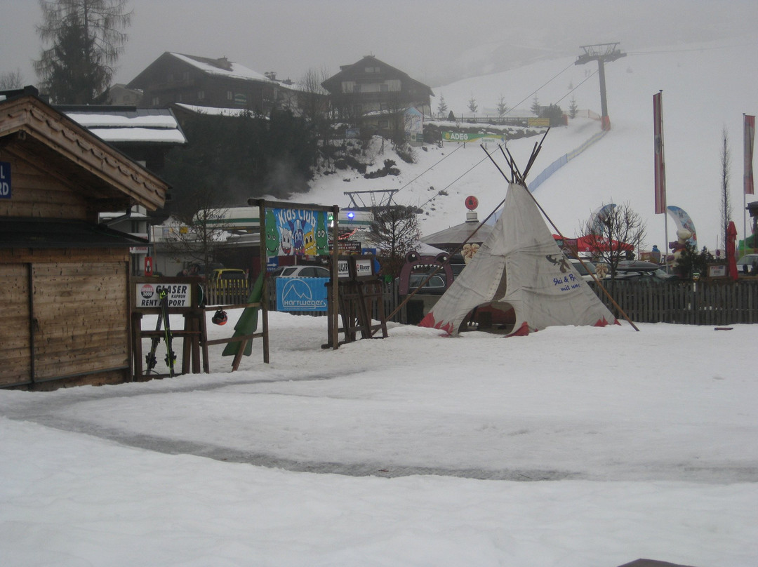 Hartwegers Ski & Snowboard School-卡普润必去景点