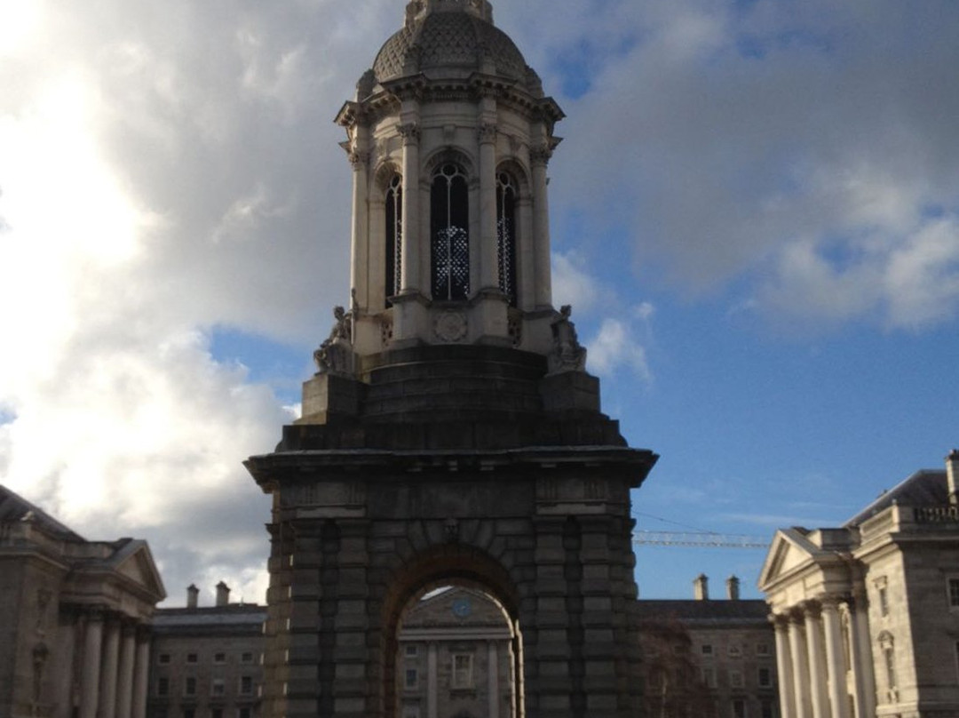 Campanile of Trinity College-都柏林必去景点