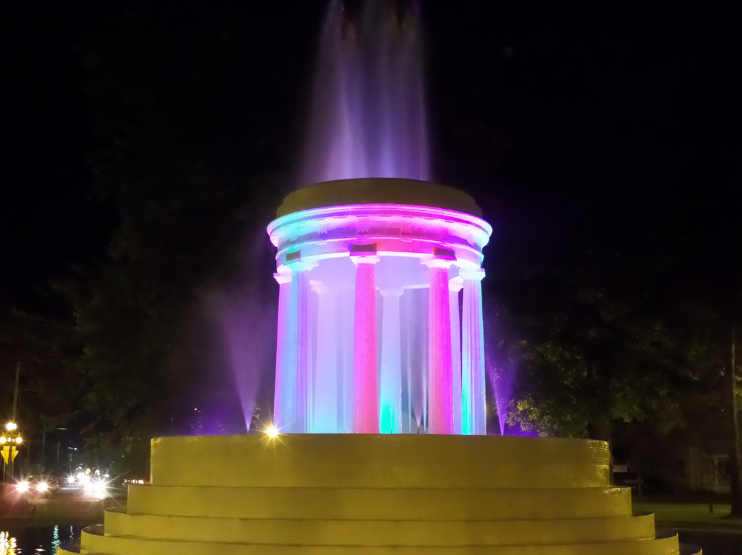 Brooks Memorial Fountain景点图片