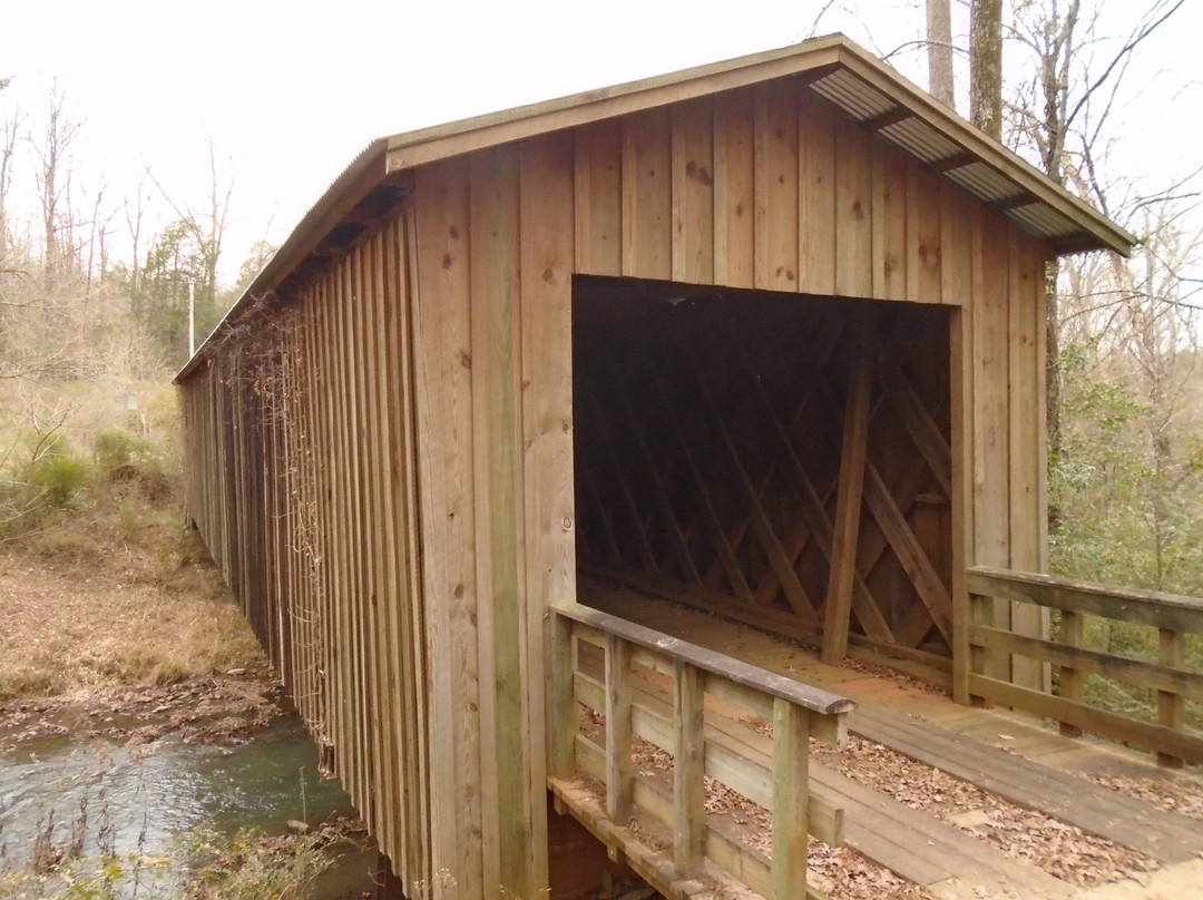Cromer's Mill Covered Bridge-Carnesville必去景点