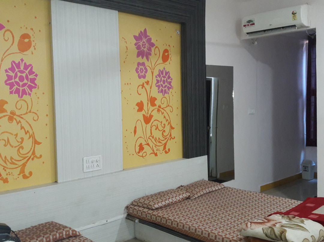 Hotel Shri Radhe Krishna主图