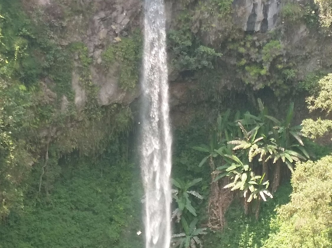 Watu Ondo Waterfall景点图片