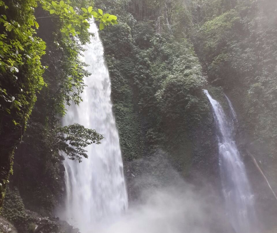 Kali Waterfall景点图片