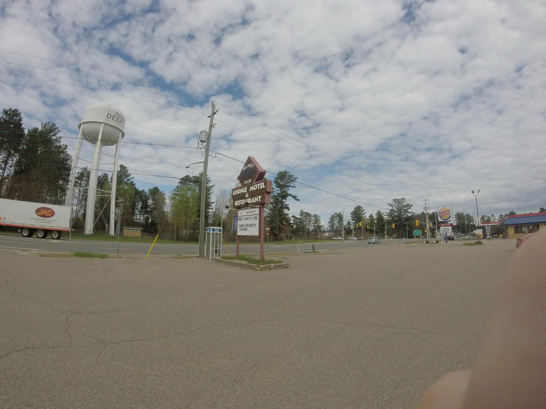 Bears Den Lounge & Motel