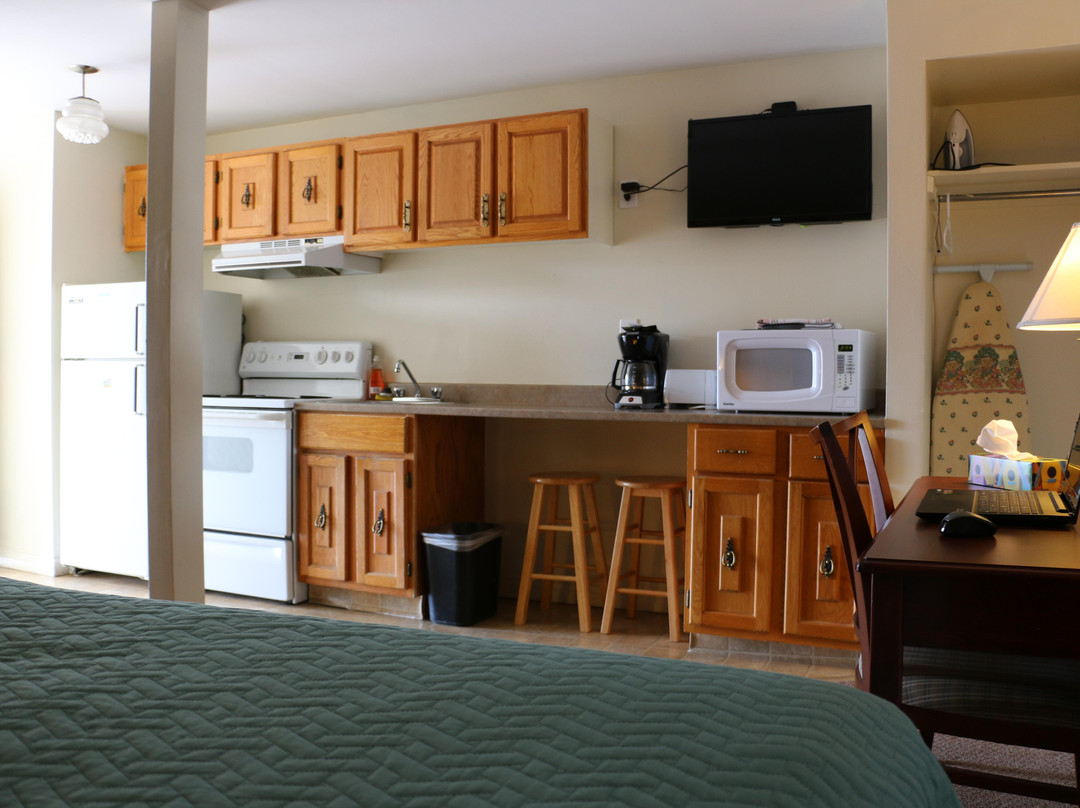 Midtown Motel & Suites