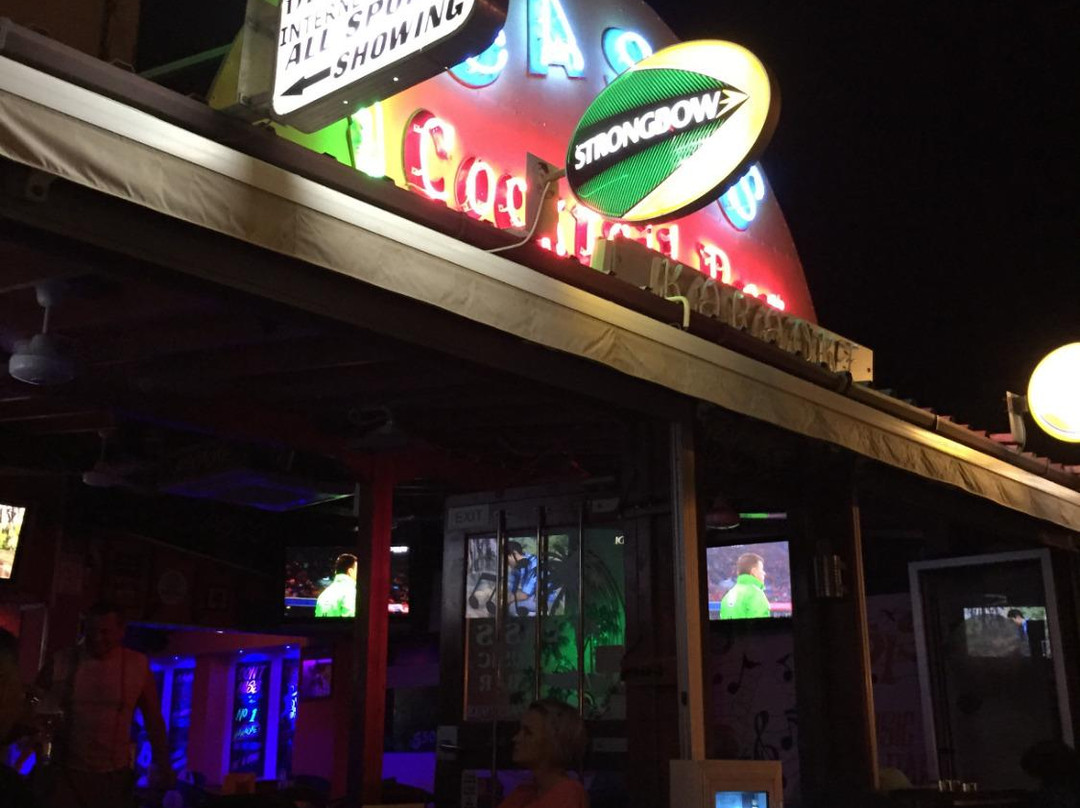 Oasis Cocktail Bar-皮拉必去景点