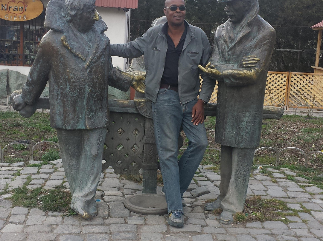 Monument to the Heroes of the Film Mimino景点图片