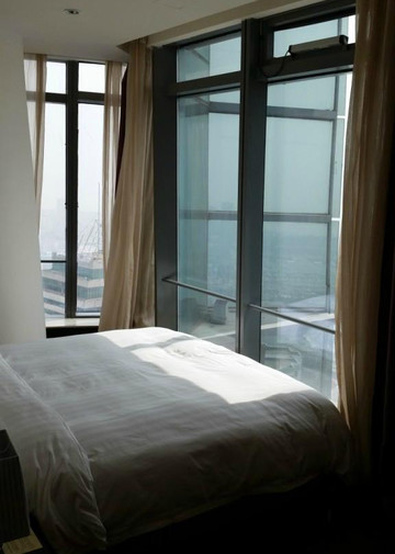 青岛五四广场海景美仑国际酒店主图