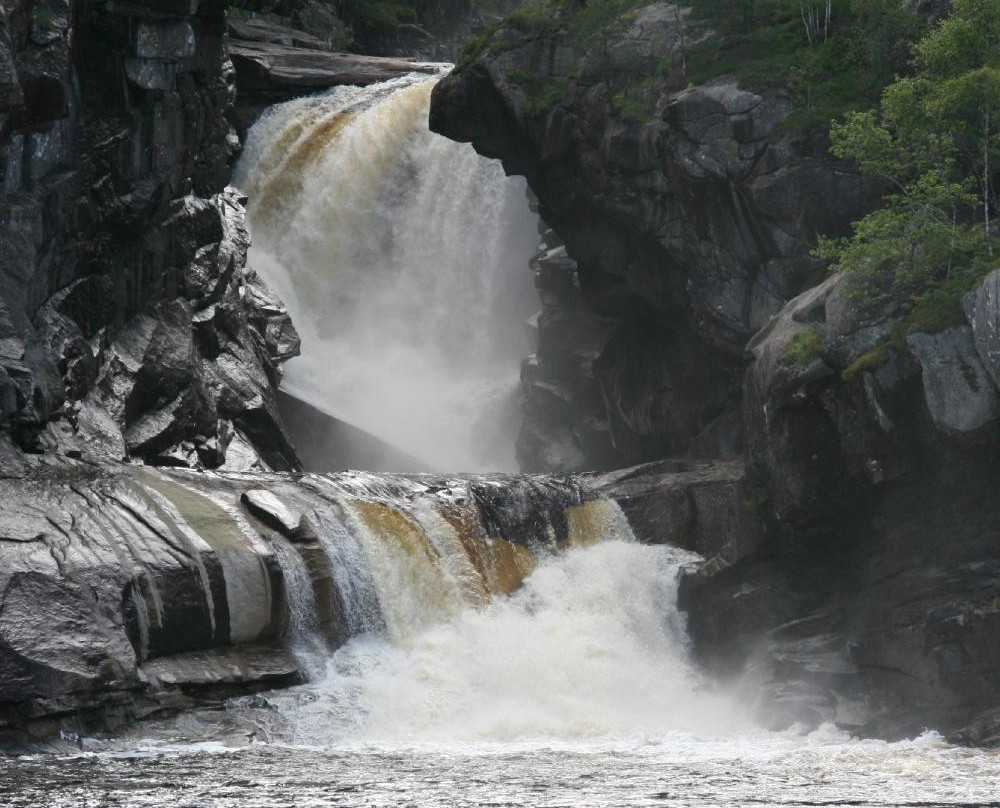 Rafoss Waterfall景点图片