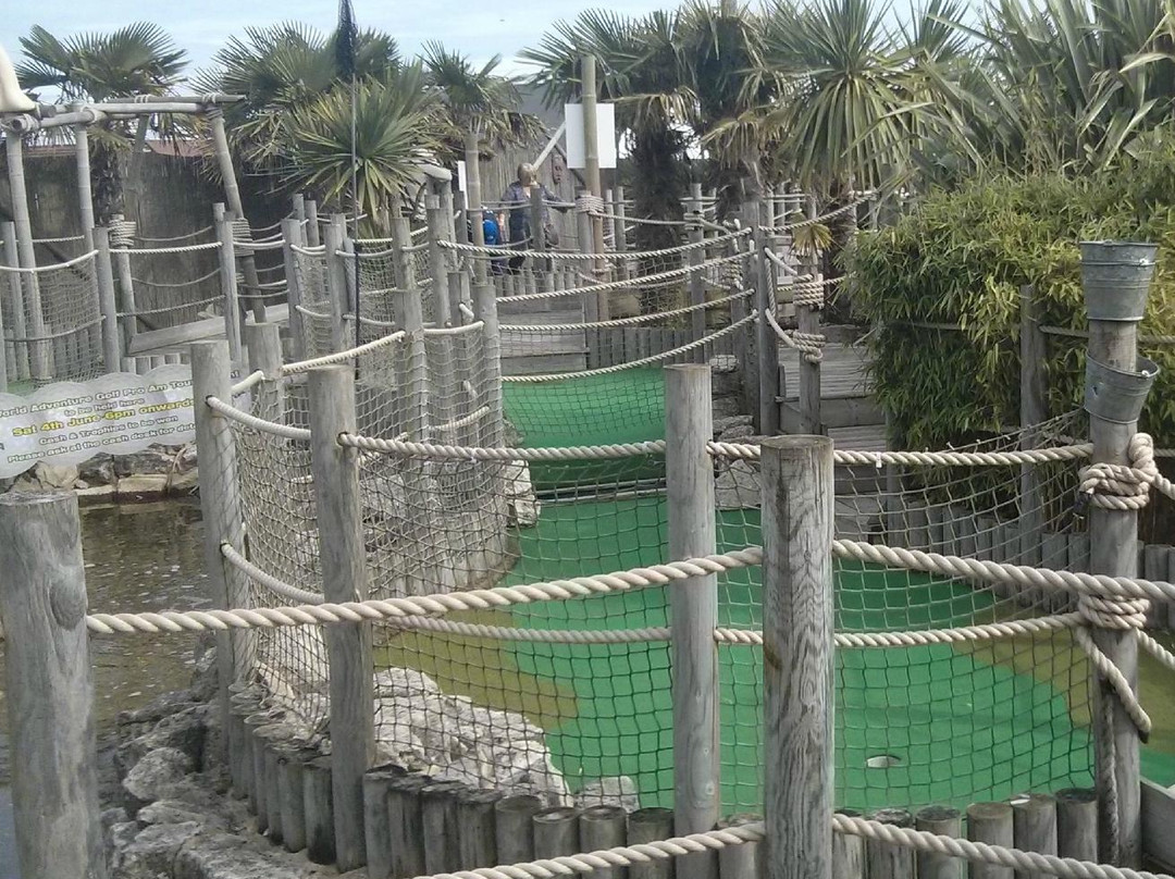 Lost World Adventure Golf景点图片