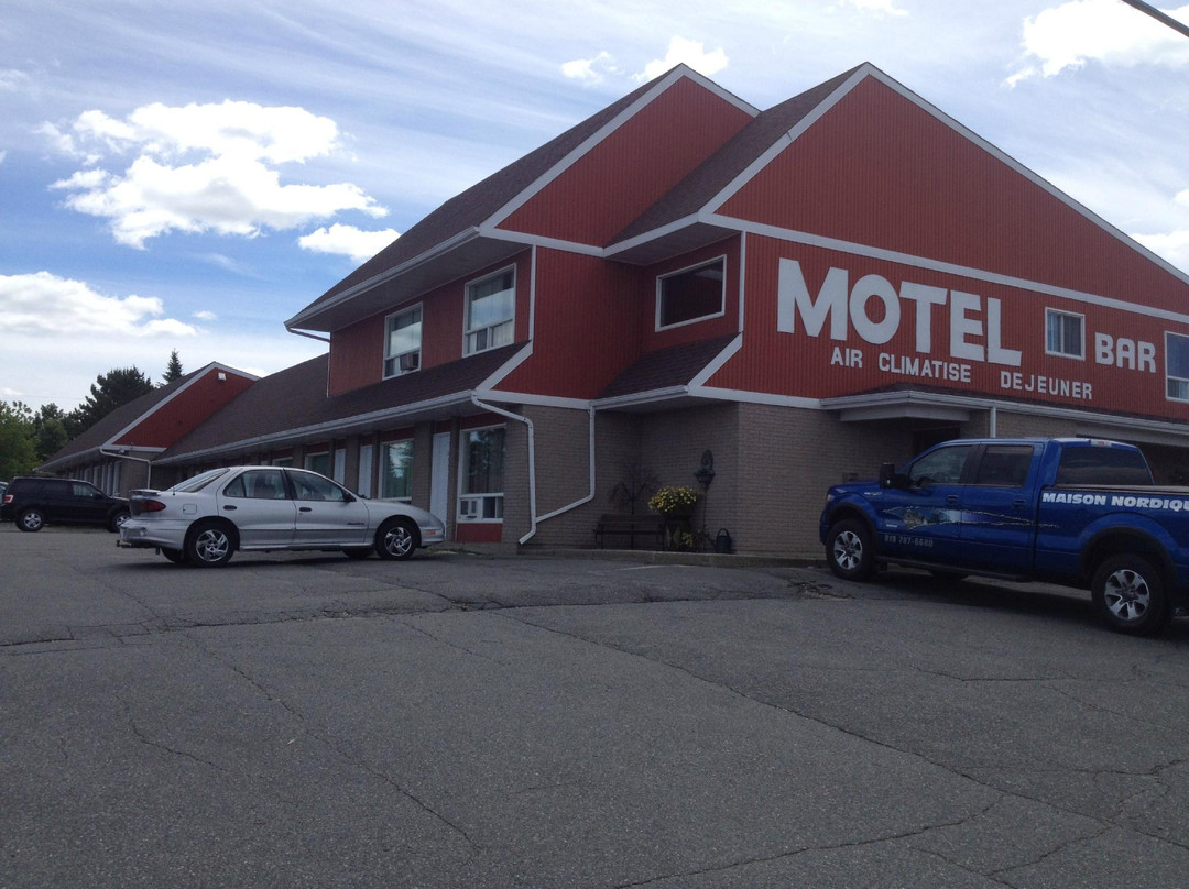 Duparquet酒店住宿-Motel Le Bivouac