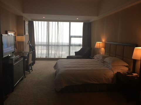 美爵深圳东方银座酒店主图