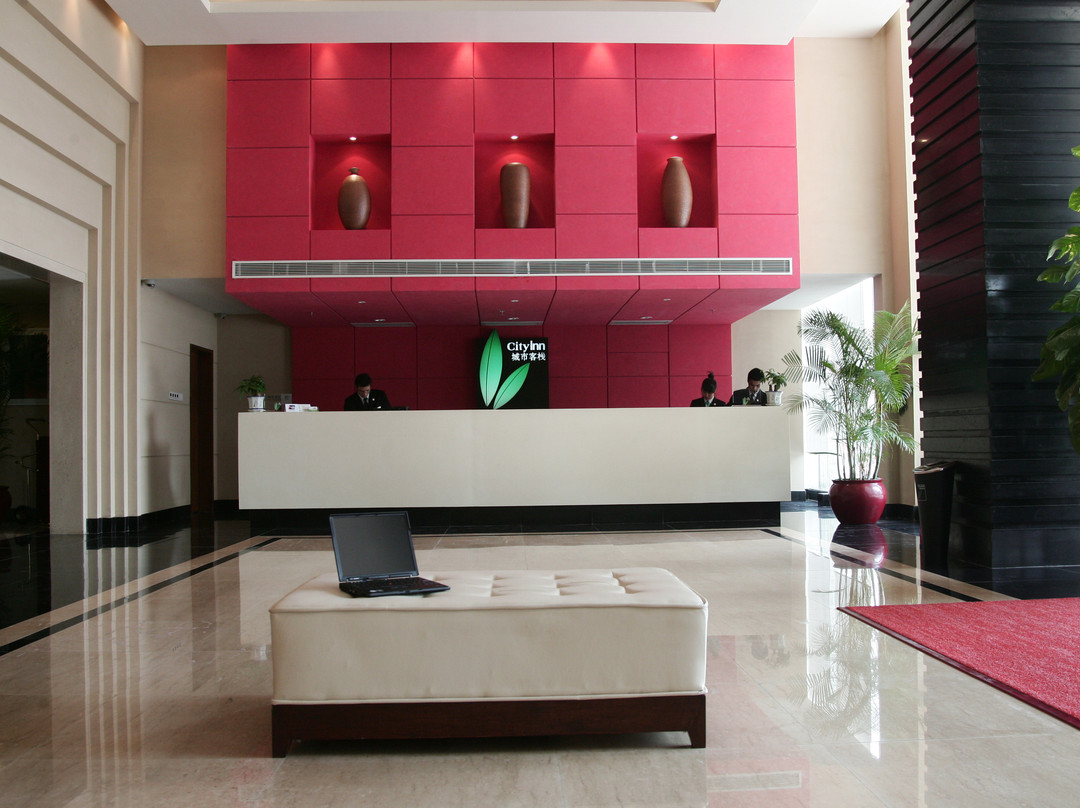 佛山金广快捷季华园地铁站店主图