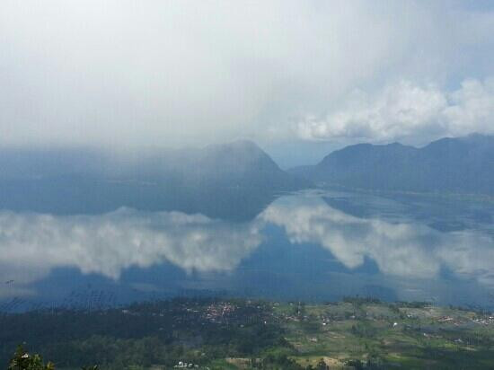 Lake Maninjau-武吉丁宜必去景点