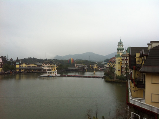 茵特拉根华侨城酒店主图