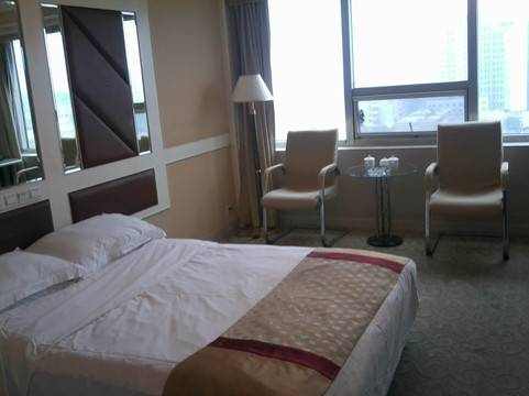 玉泉森信大酒店主图