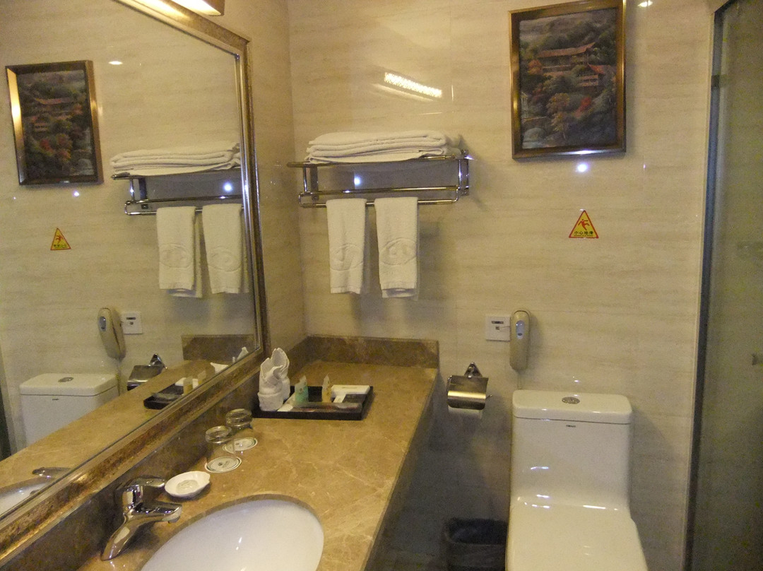 悦立达大酒店主图