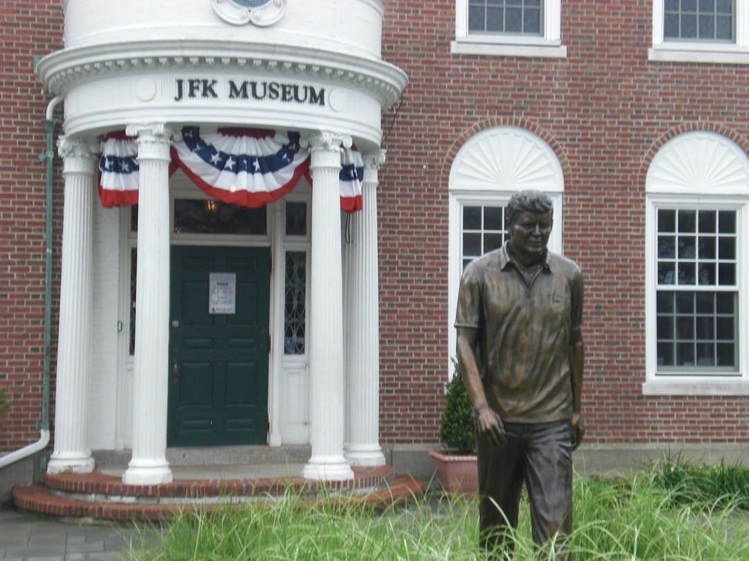John F. Kennedy Memorial景点图片