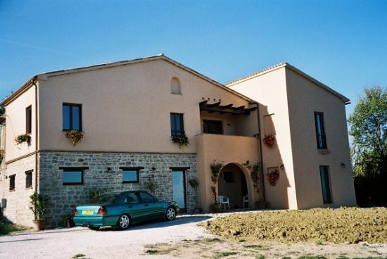 Apiro酒店住宿-Montalbello