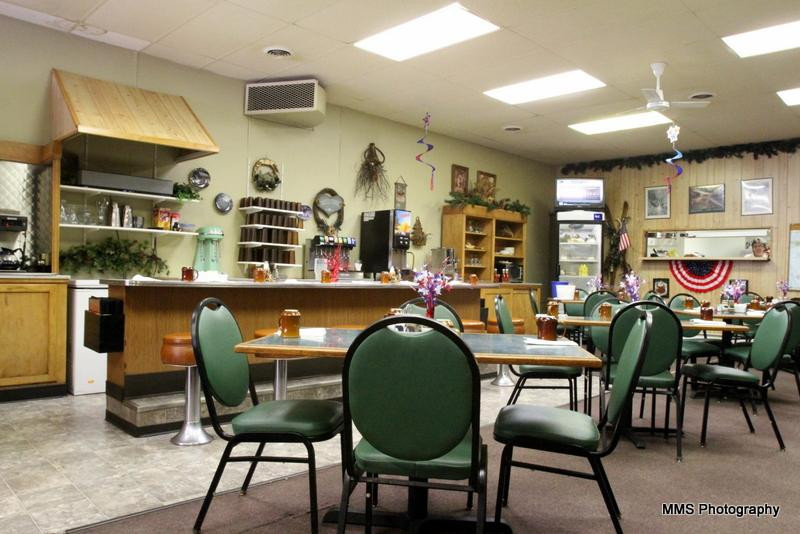 Ironwood餐馆和美食-Pines Cafe